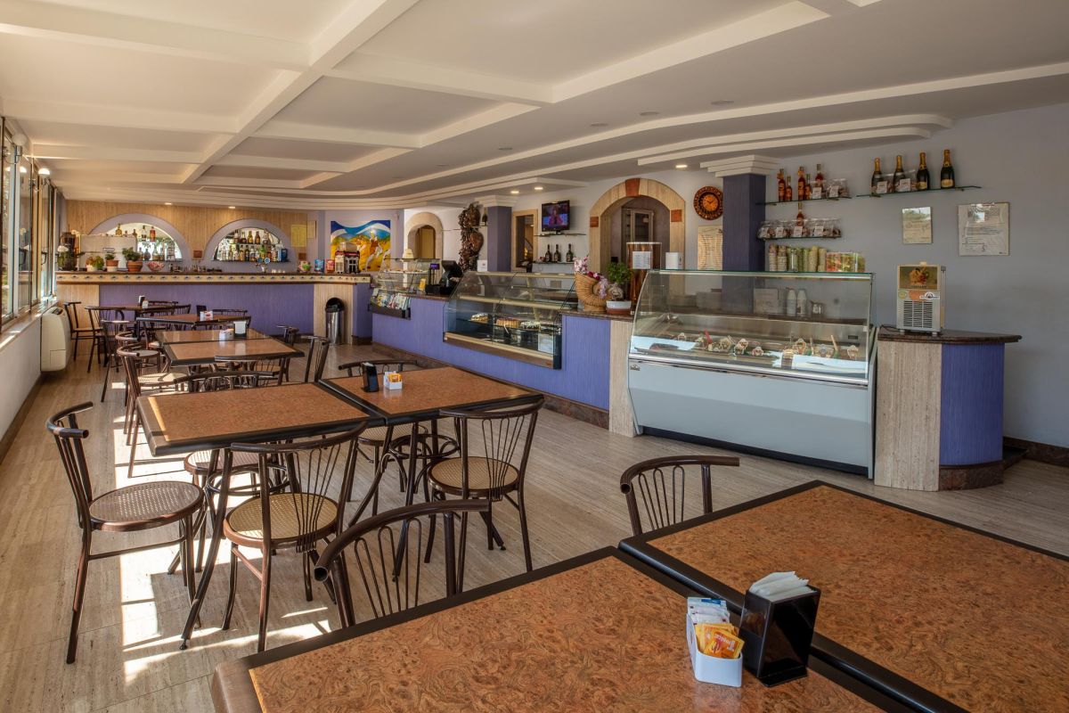 bar